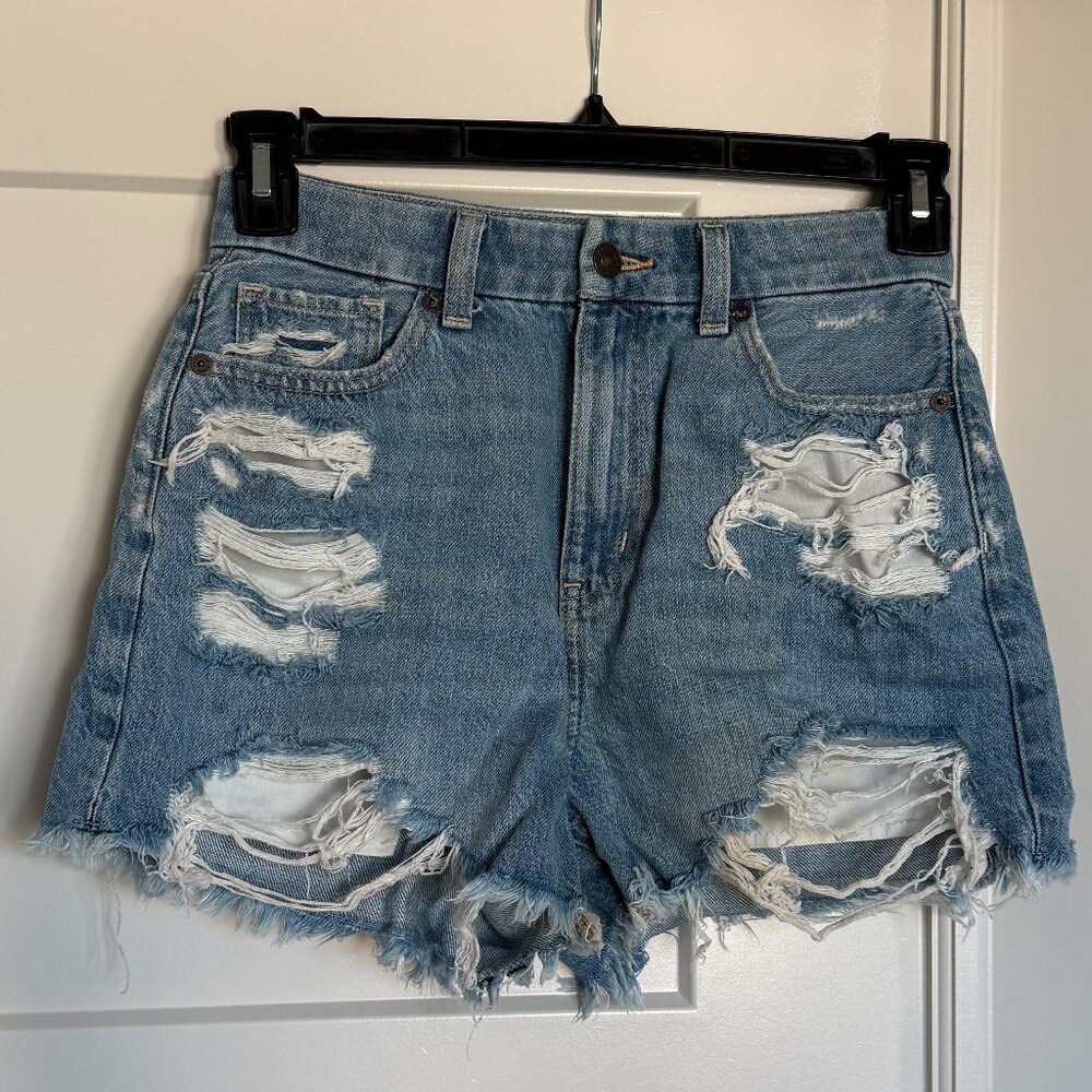 American Eagle Women's Curvy Denim Mom Shorts in Bright Blue Size US 0